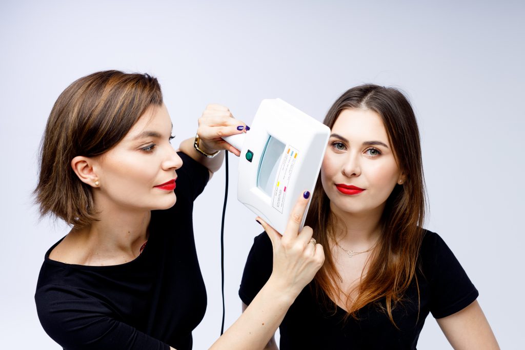 badanie skóry lampą Wooda